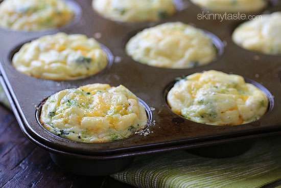 Muffin all’uovo con broccoli e formaggio