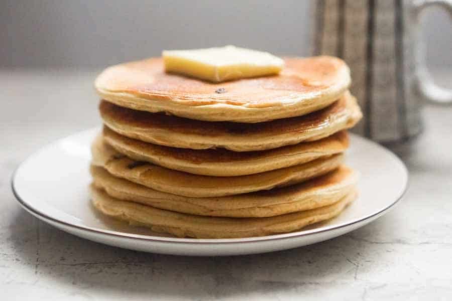 Pancake proteici a basso contenuto di carboidrati – Gocce di cioccolato al burro di arachidi [Recipe]